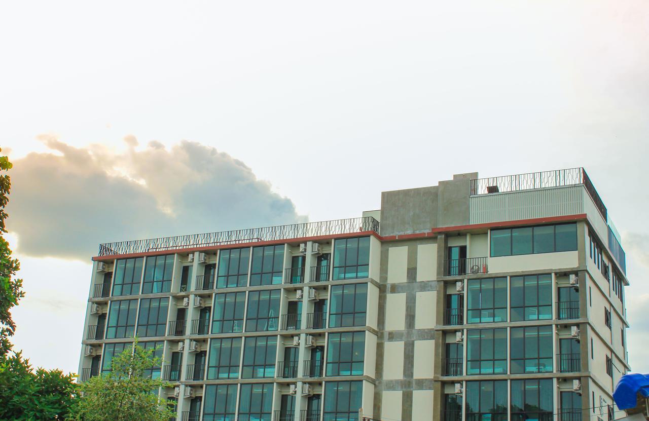 The Sixteenth Naiyang Beach Hotel Sha Plus Nai Yang Bagian luar foto