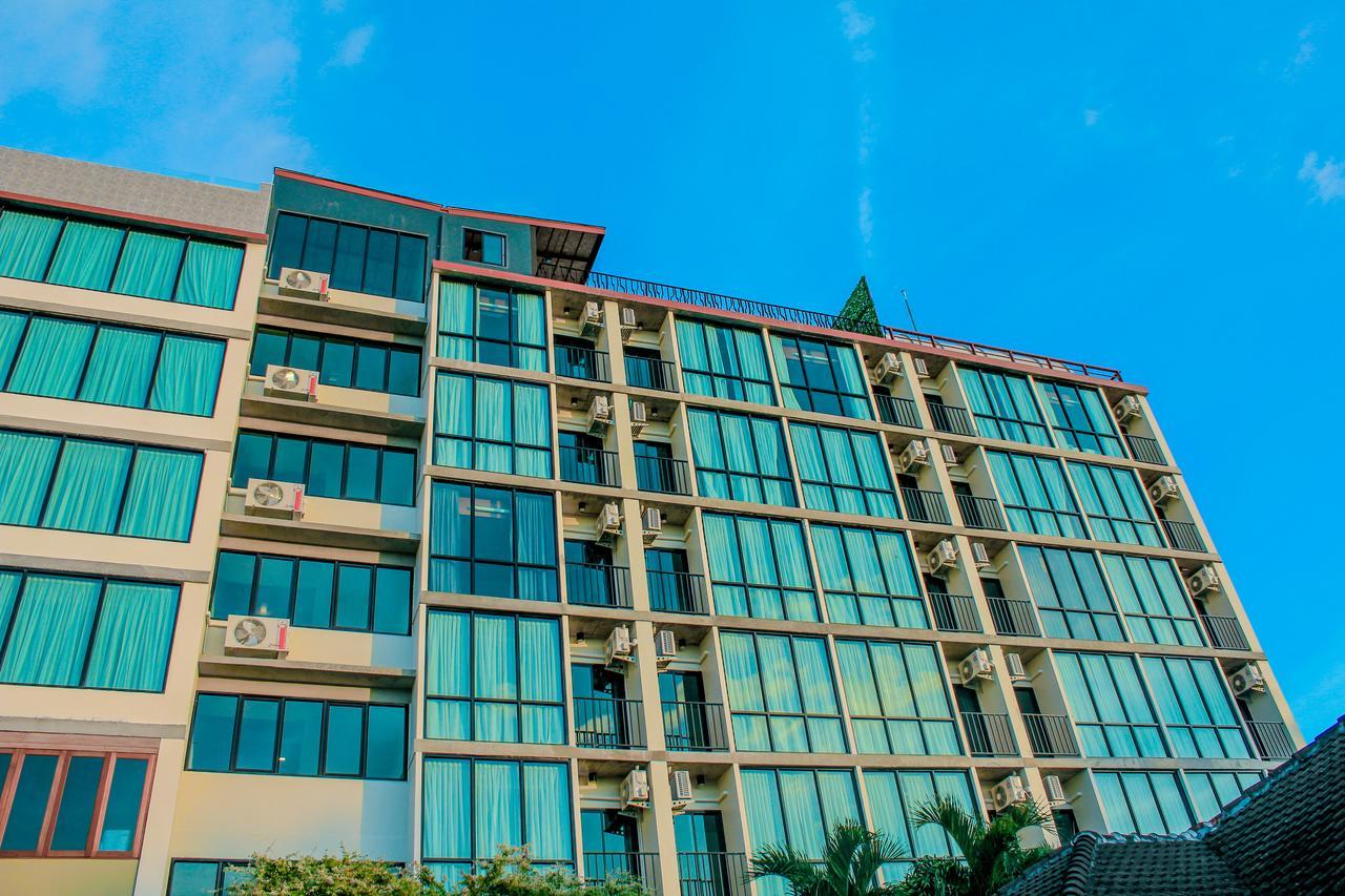 The Sixteenth Naiyang Beach Hotel Sha Plus Nai Yang Bagian luar foto